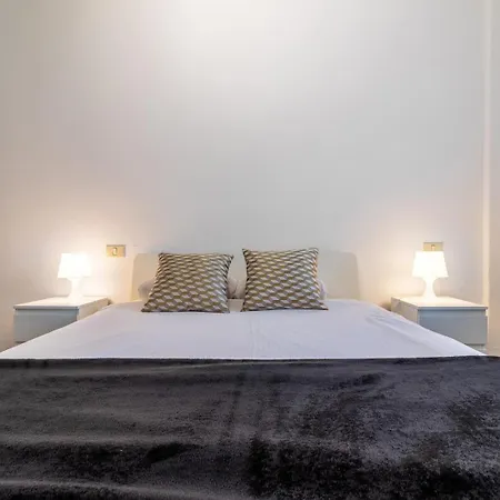Lepanto Apartment *
