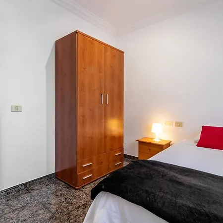 Flatguest Cicer - 3bdr + Balcony + Las Palmas / Gran Canaria